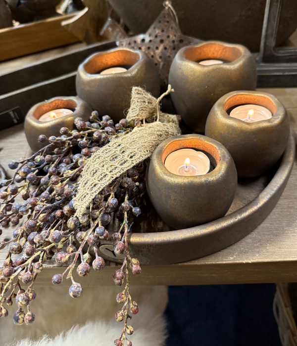 BRYNXZ  set of 5 tealightholders on a plate