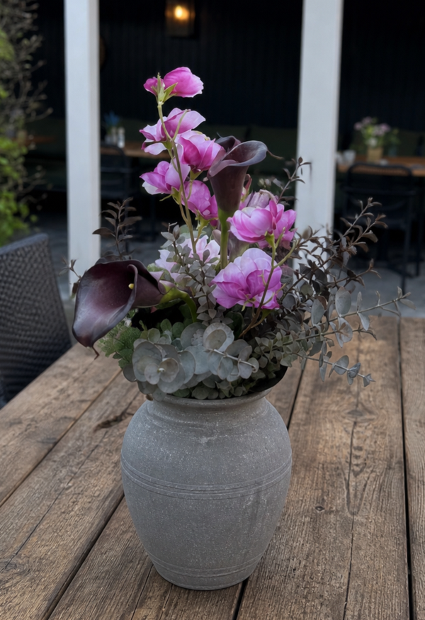 Boeketje in roze met artisjok (kunst)