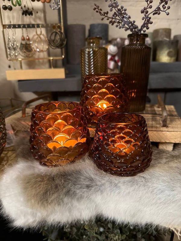 Dennenappel waxinehouder