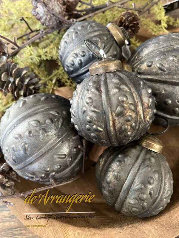 Kerstbal | reliëf | vintage grey 2 maten