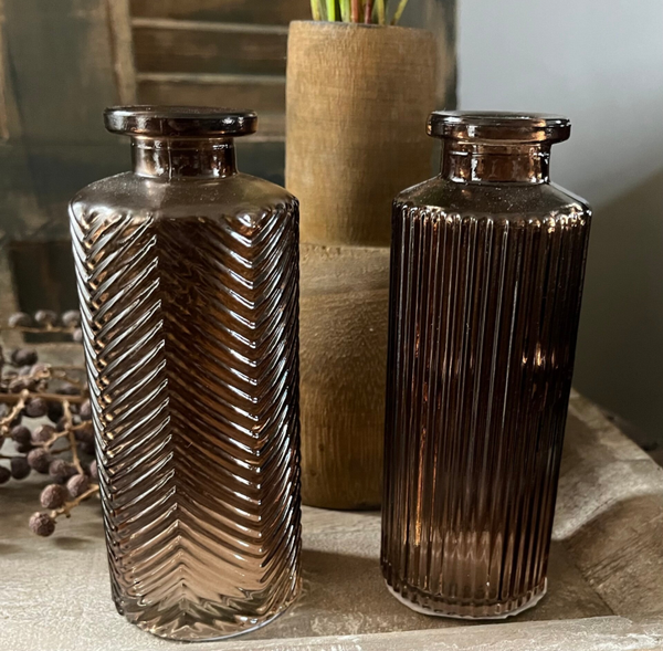 Glazen flesje in amber kleur