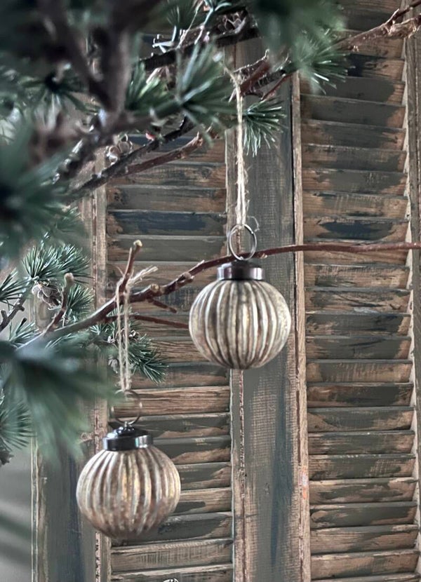 Kerstbal ornament antique gold