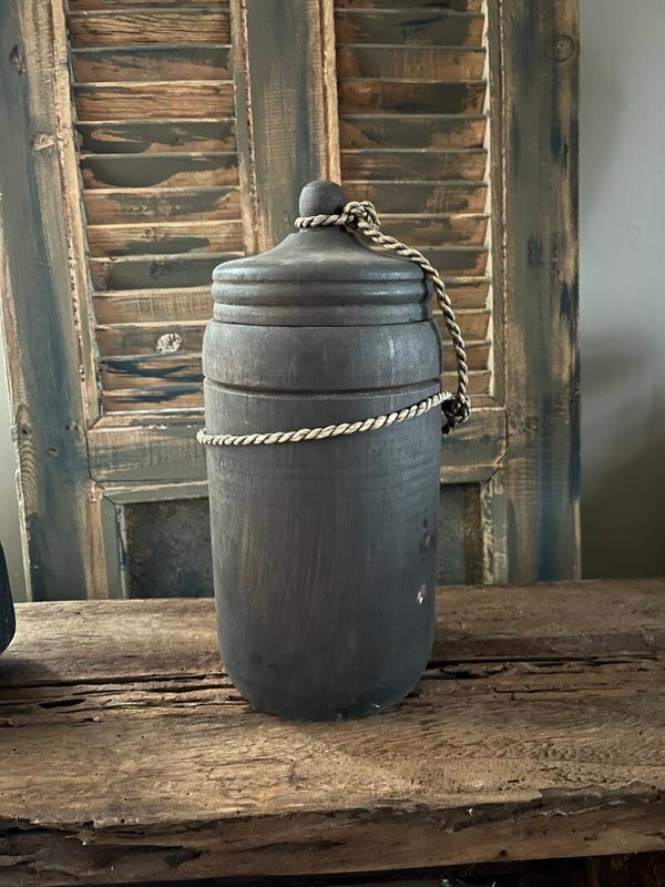 Houten pot met deksel