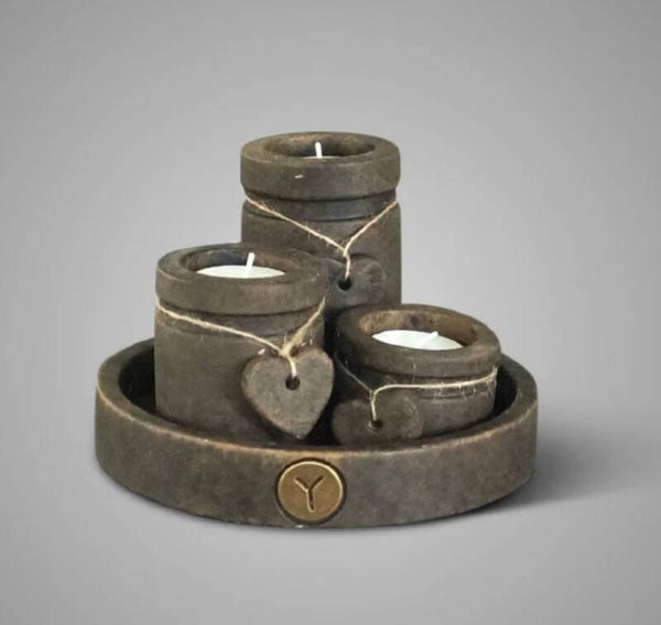 Brynxz set Plate met 3 waxinehouders met hartje