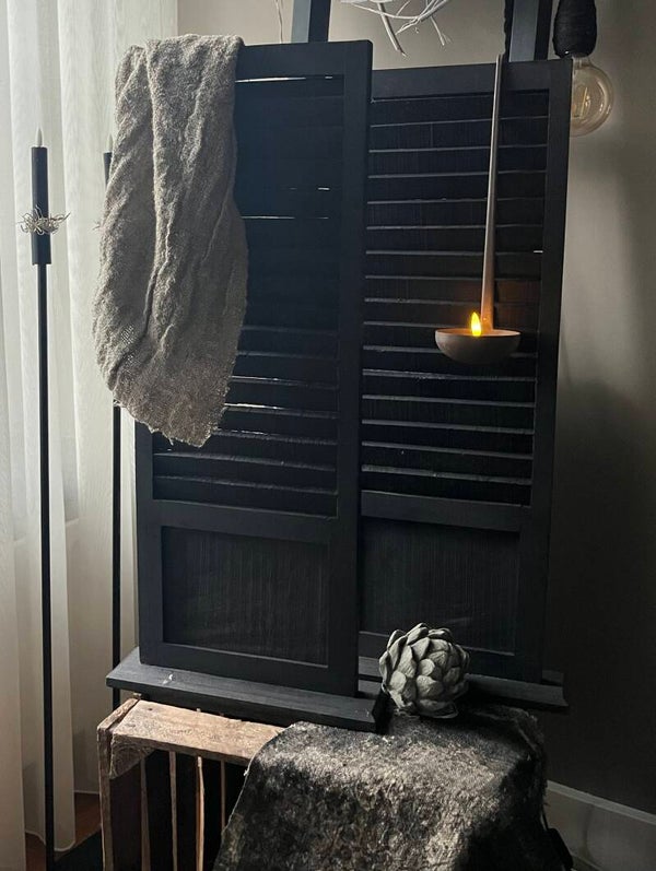 Houten luikjes op voet - zwart