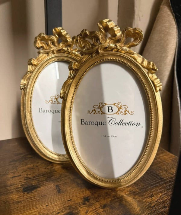 Baroque ovaal fotolijstje goudkleurig met strik