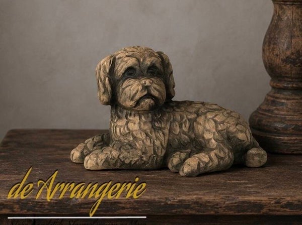 BRYNXZ lying dog - Majestic Brown