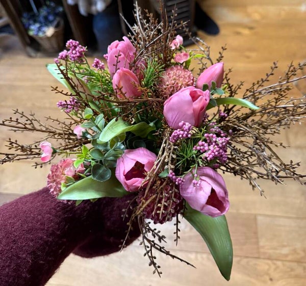 Tulpen boeket pink met pompon dahlia en gagel