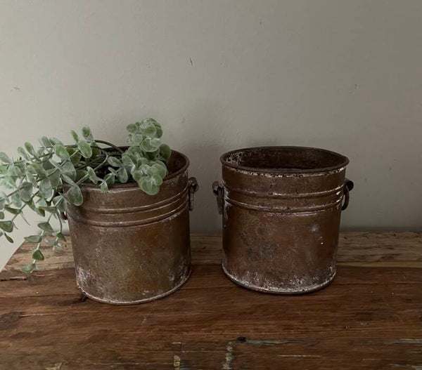 IJzeren roest potjes met ringetjes