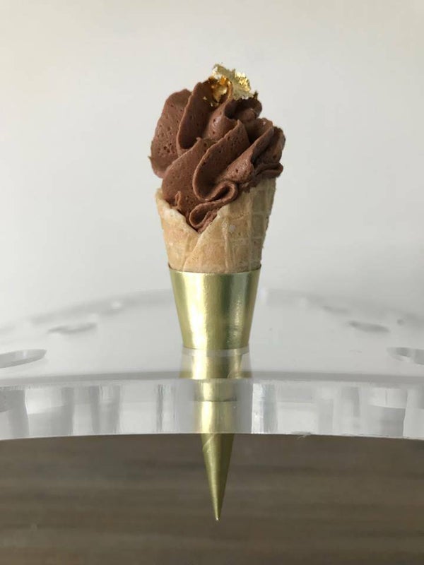 Chocomousse op hoorntje 2€