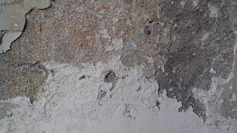 Decay Cracked Wall