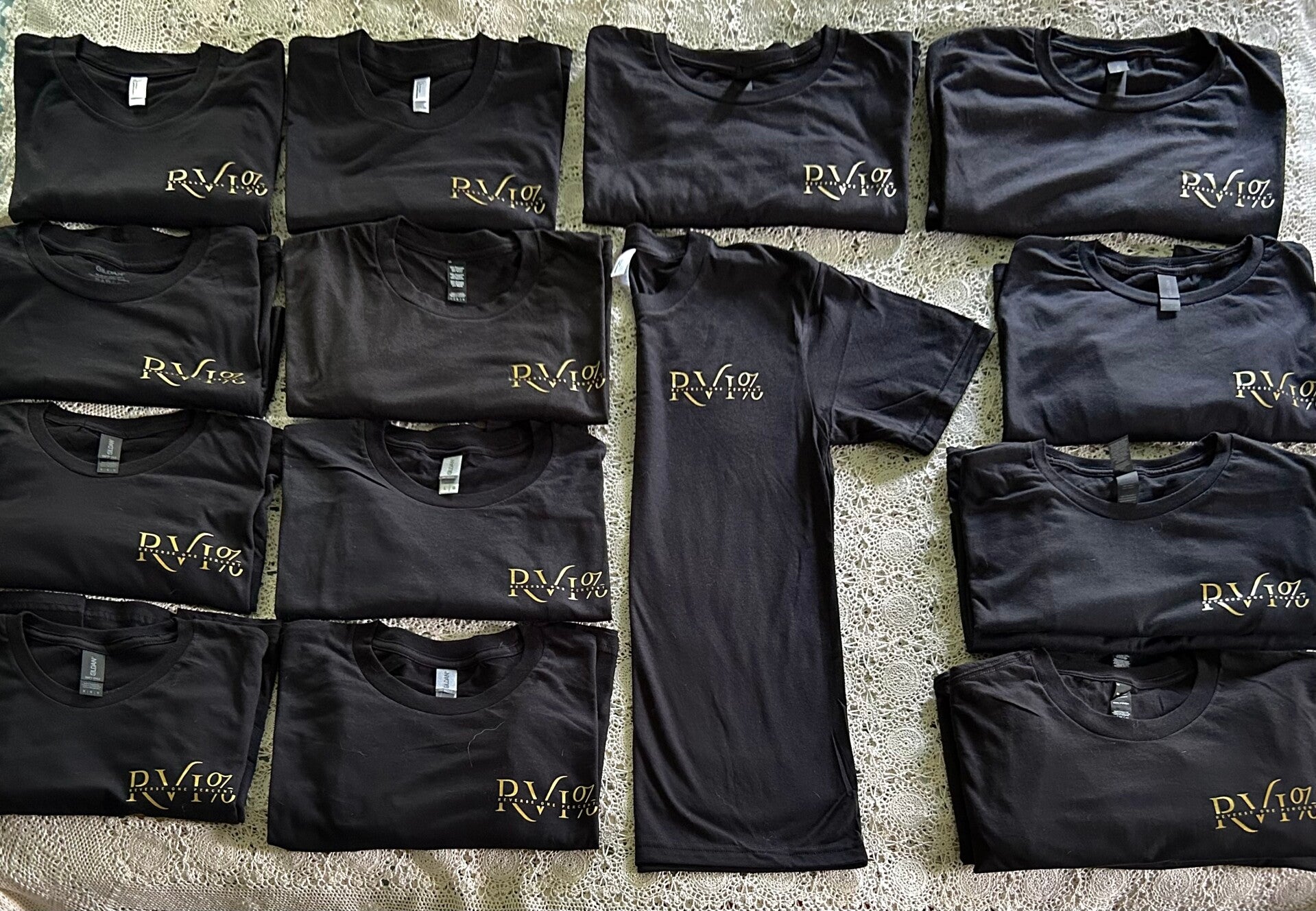 RV1% Black t-shirts