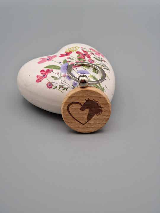 Herz mit Pferdekopf Holz-Schlüsselanhänger