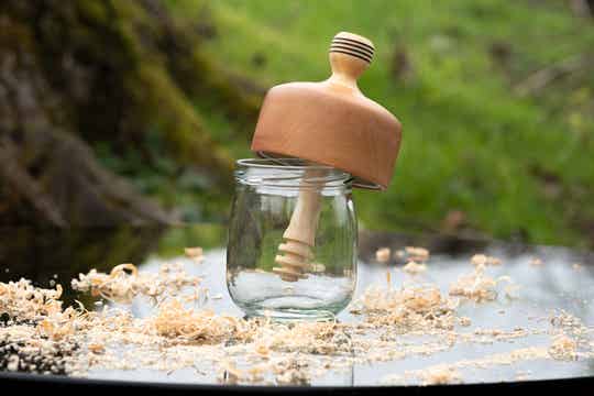 Honigglas mit integriertem Löffel