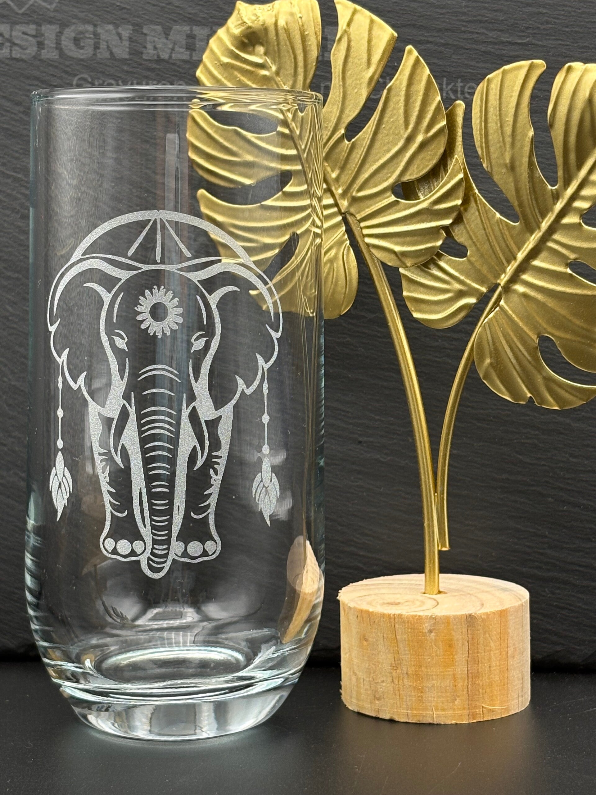 Trinkglas mit Gravur eines Elefanten-Traumfängers