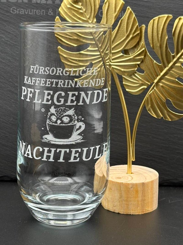 Graviertes Trinkglas für Pflegeberufe (Nachteule)
