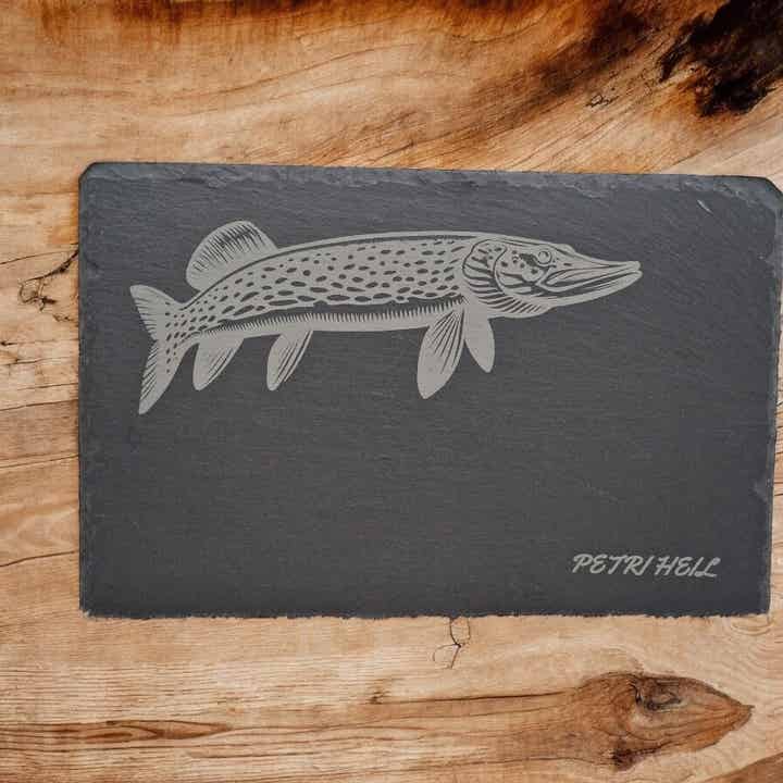 Dekoration & Servierplatte Hecht "Petri Heil"