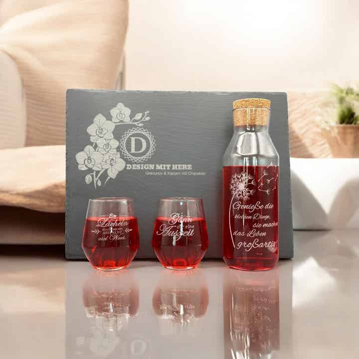 „Graviertes Karaffen-Set mit Wassergläsern – Pusteblume & Inspirierende Sprüche“
