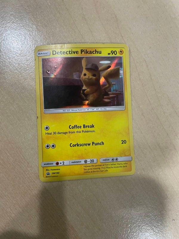 Dtective Pikachu (not so good condition)