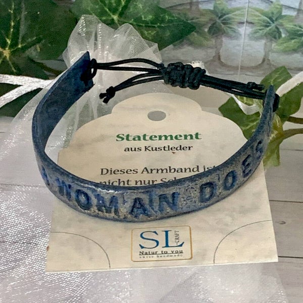 LIKE A WOMAN DOES, blau-silber-gold