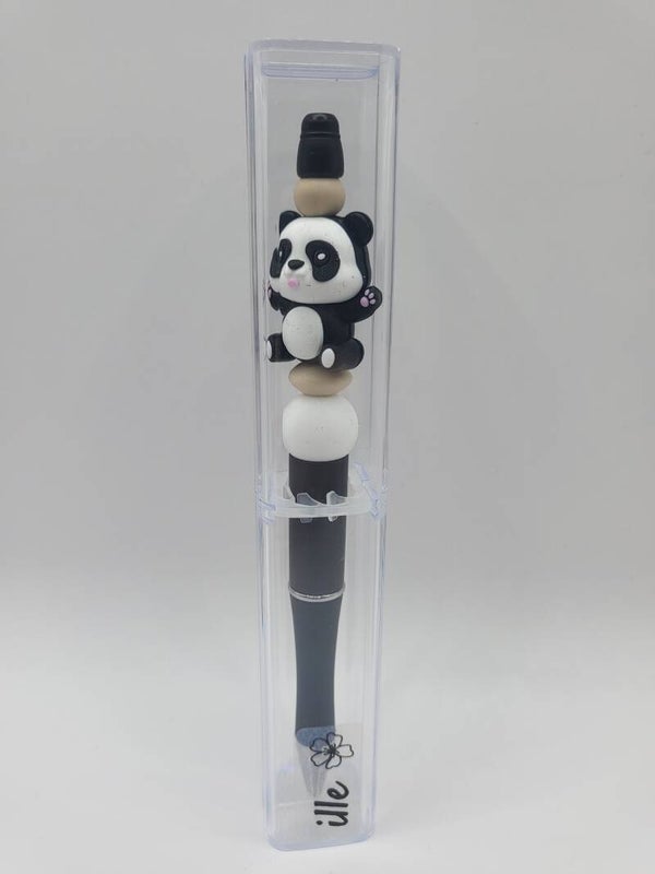 Pen met panda-beertje in zwart, wit en beige.