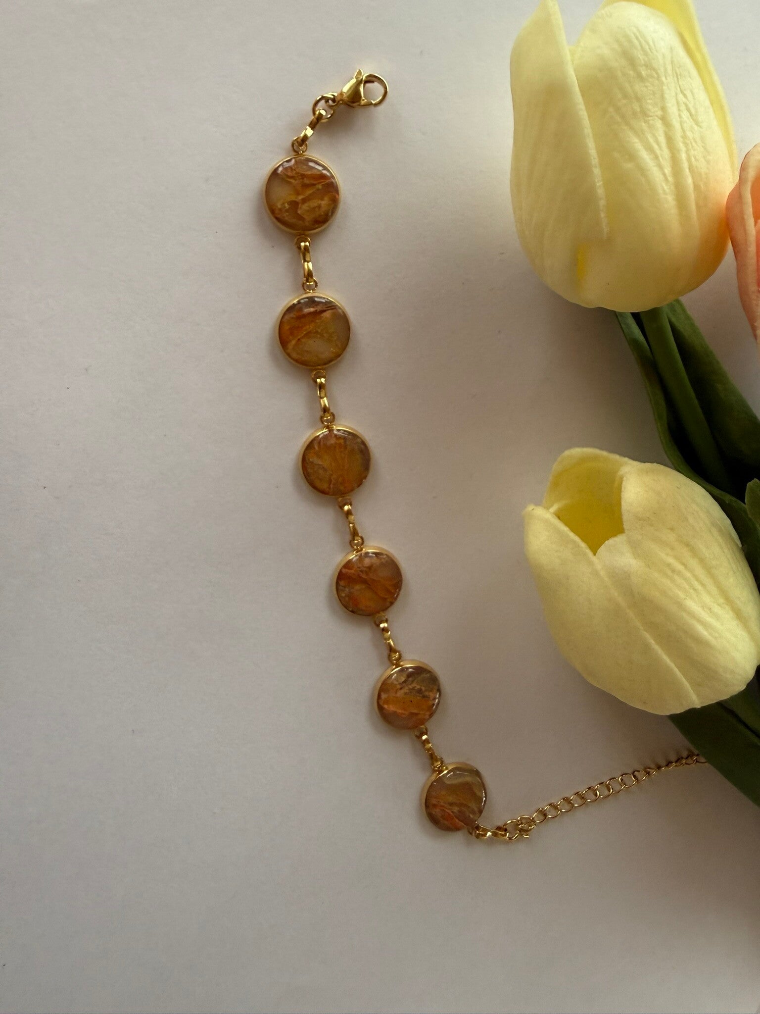 Armband; goldfarben; Pfirsichtöne
