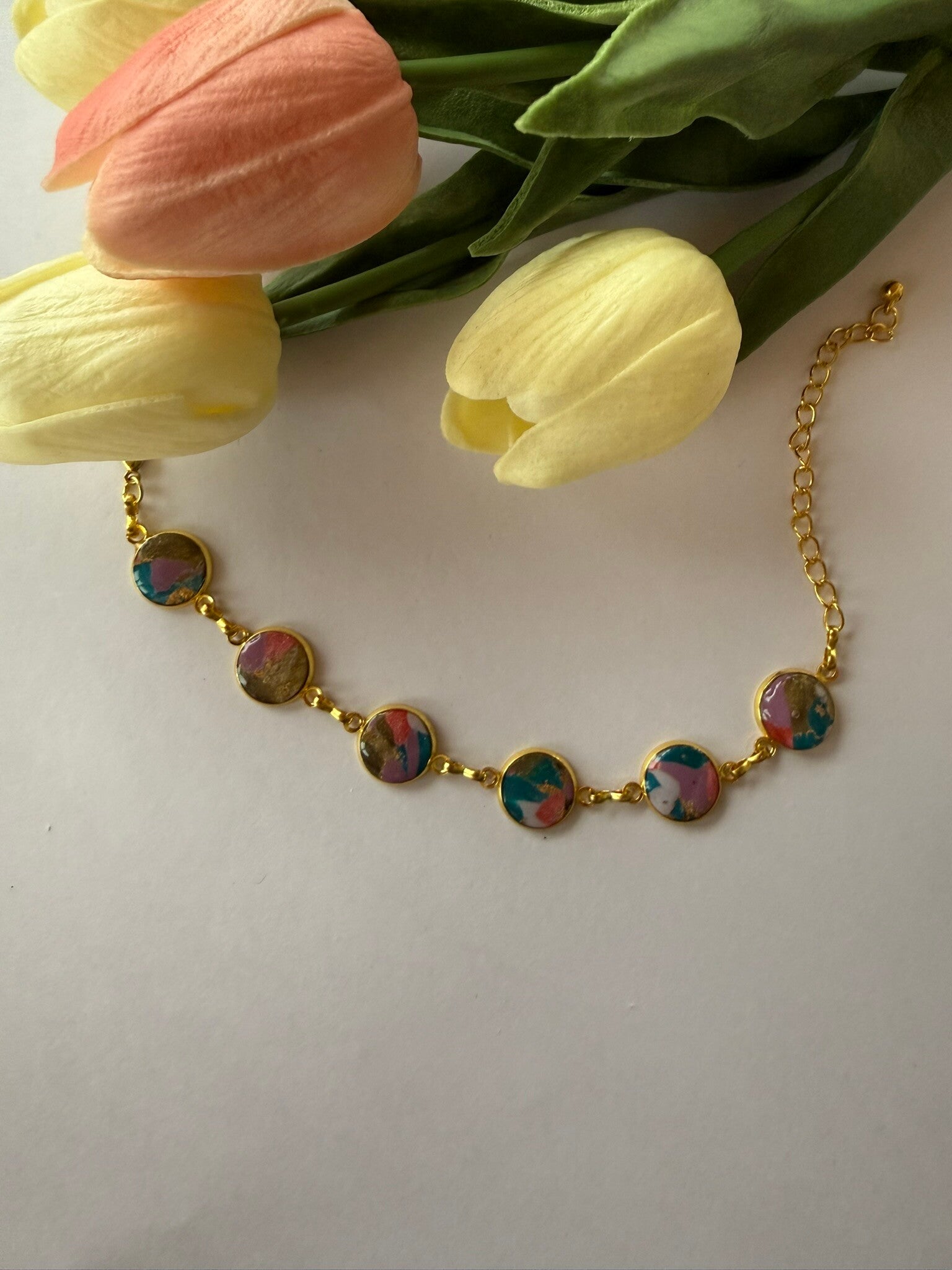 Armband; goldfarben; bunt