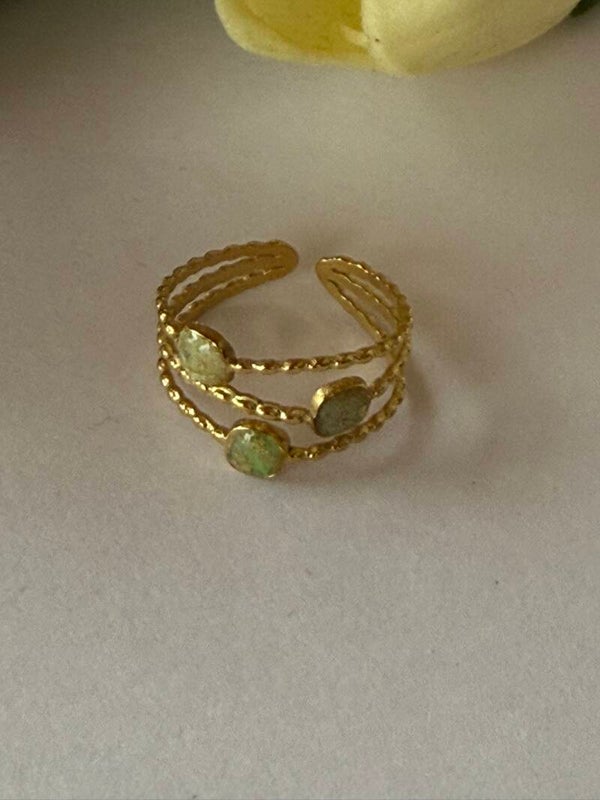 Ring rund goldfarben; Grüntöne