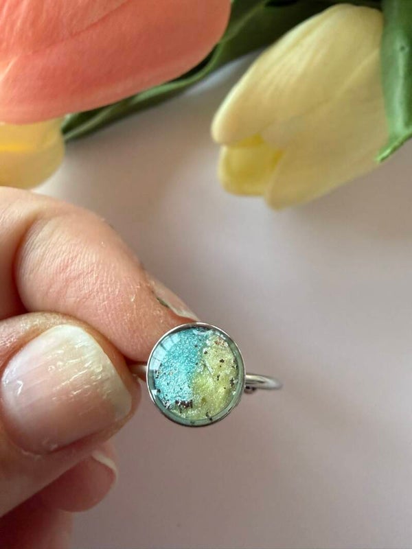 Ring rund silberfarben; hellblau-gelb