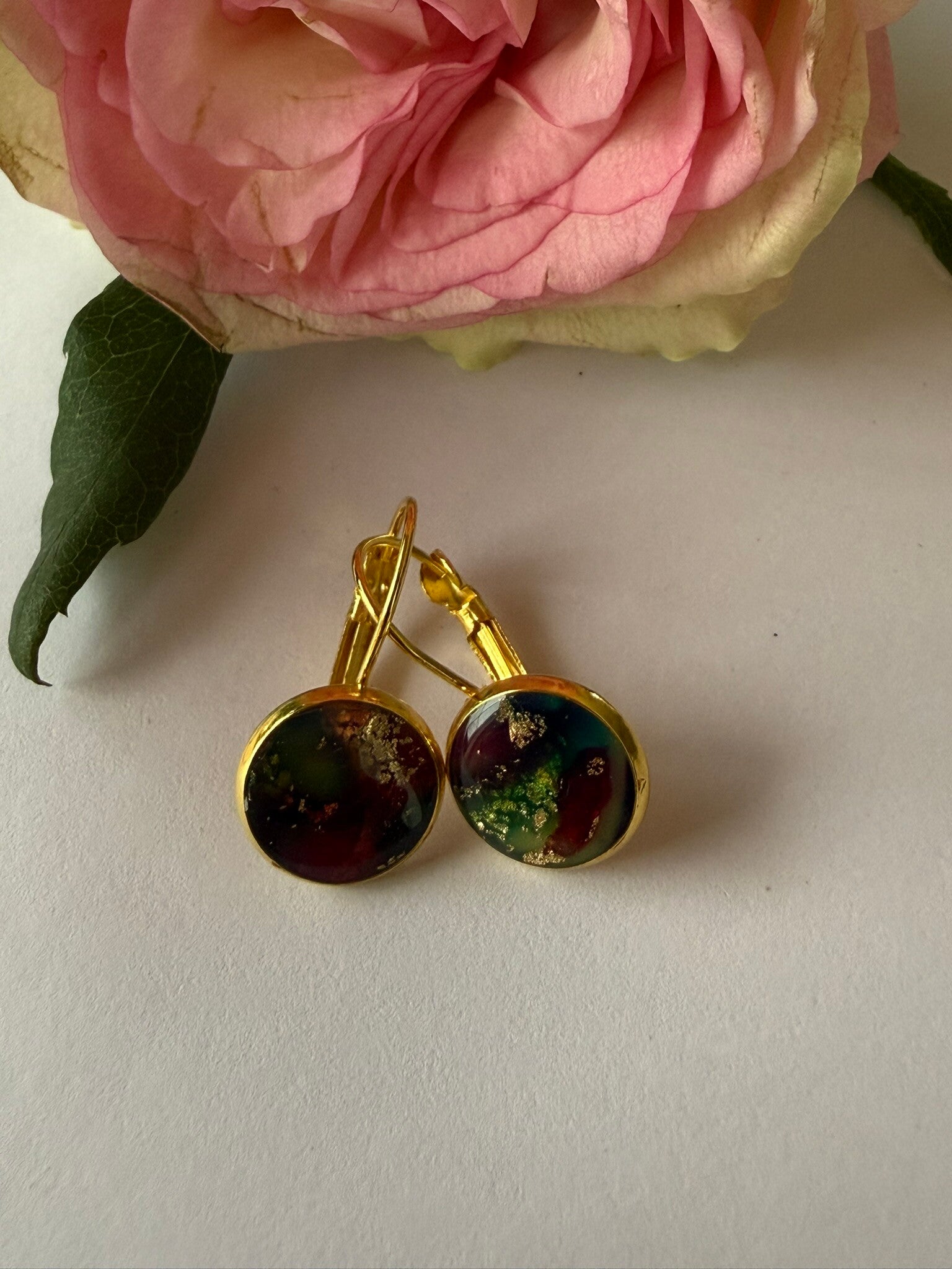 Klappverschluss Hängeohrringe 10mm; goldfarben; rot-grün