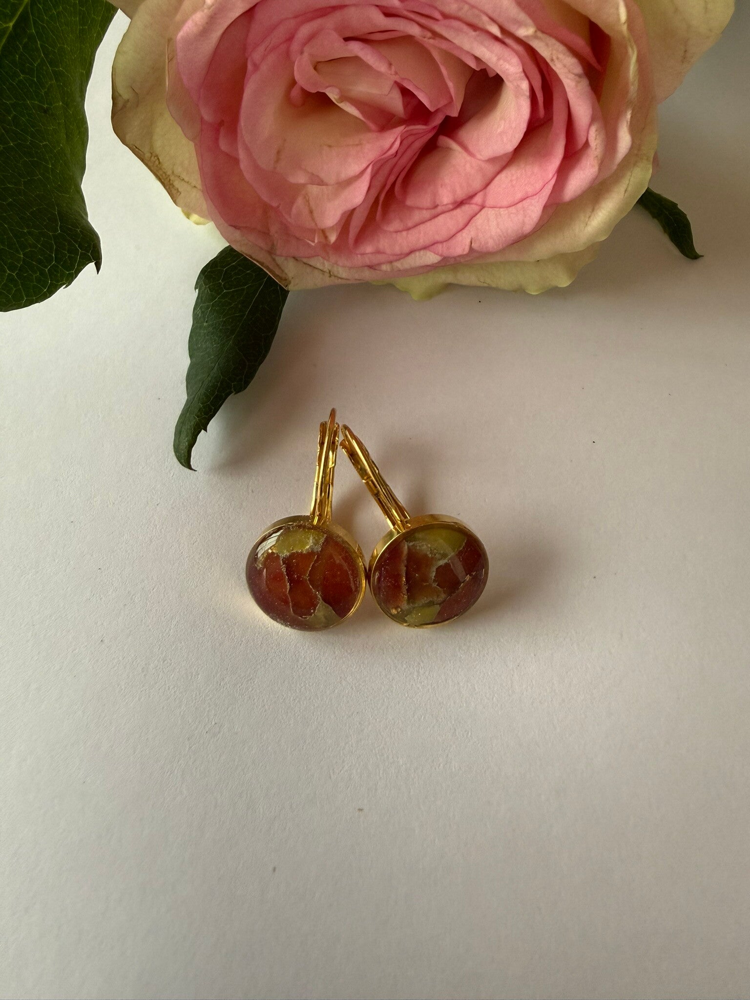Klappverschluss Hängeohrringe 10mm; goldfarben; braun-gelb