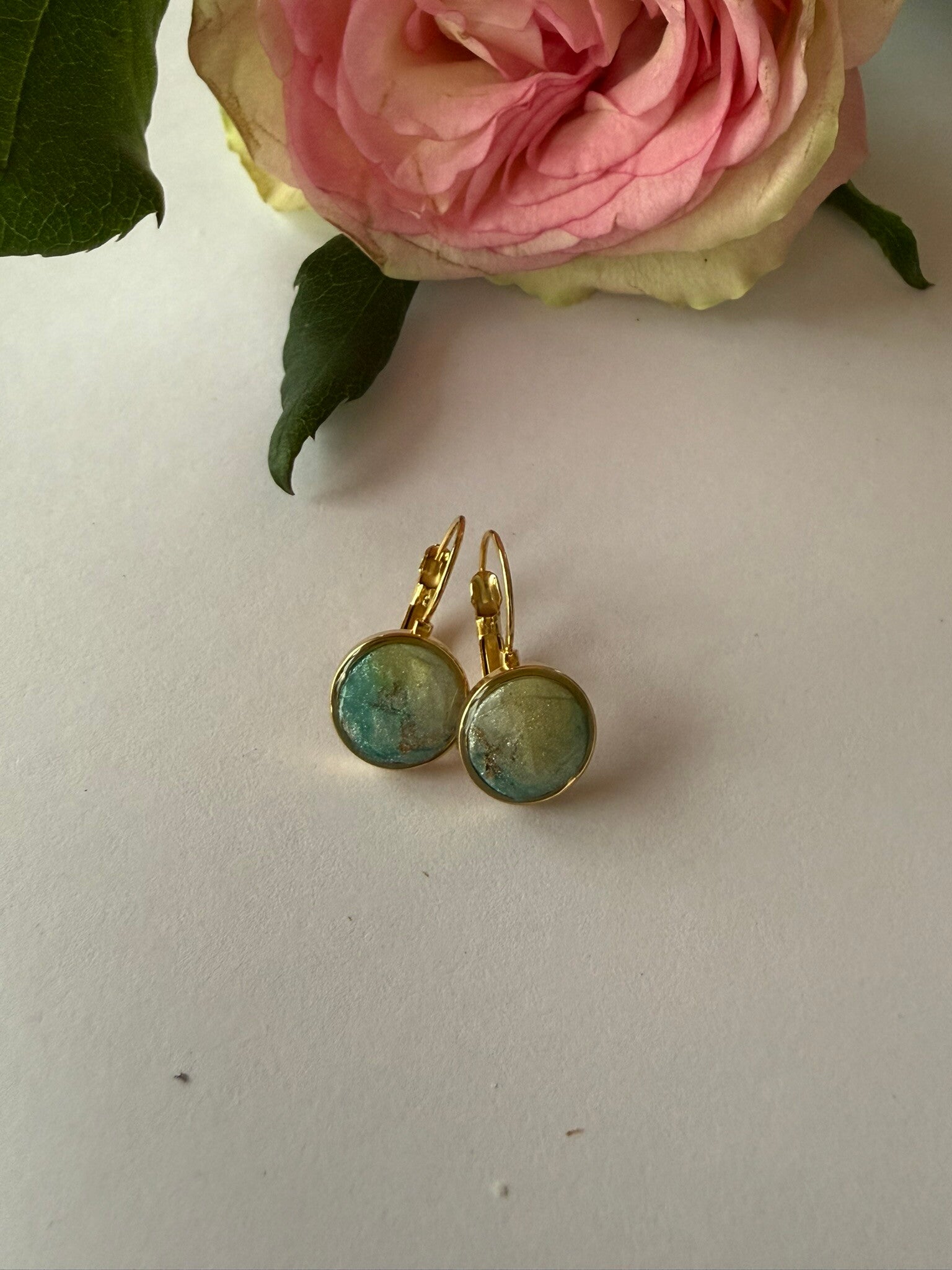 Klappverschluss Hängeohrringe 10mm; goldfarben; gelb-grün