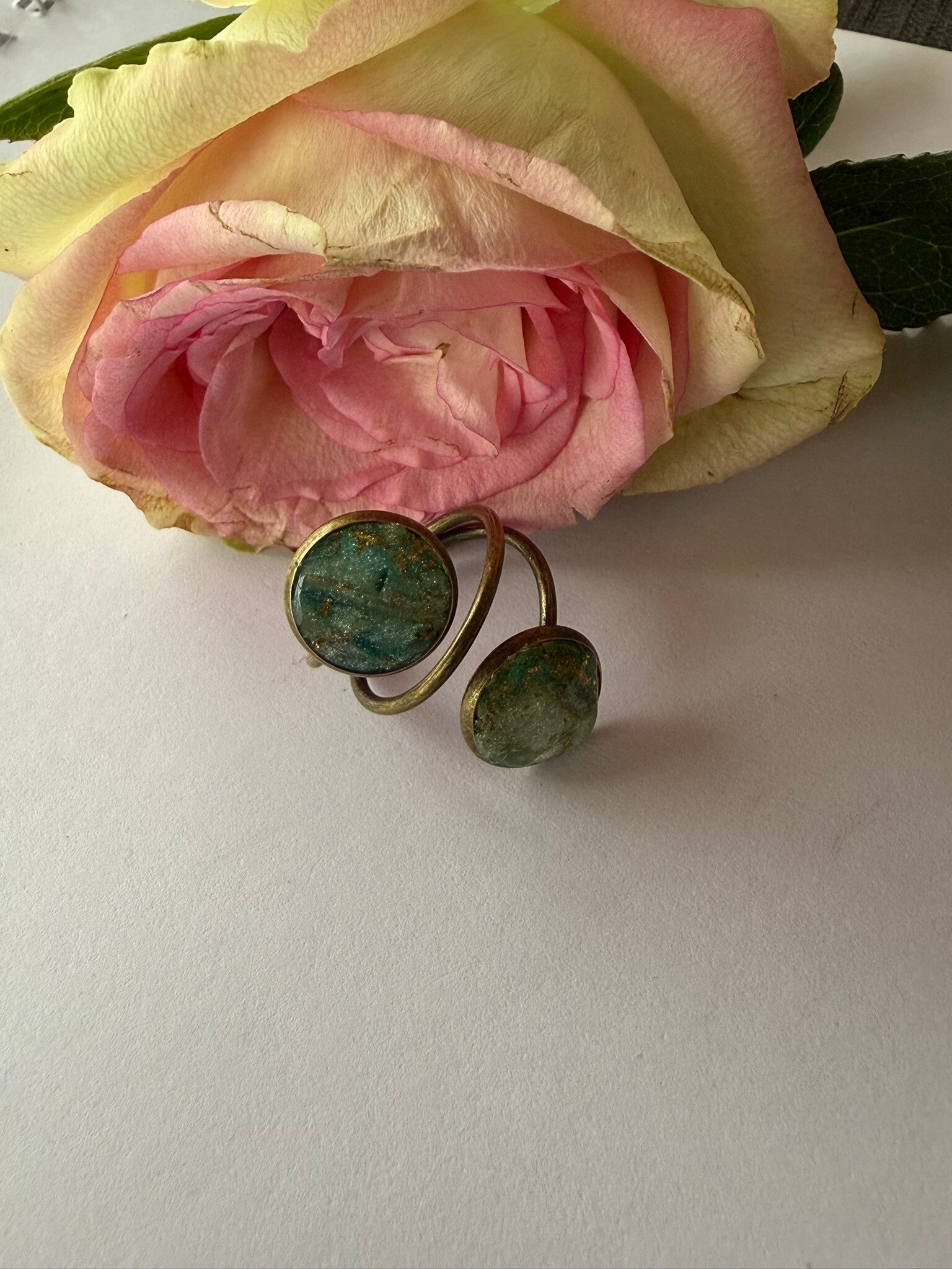 Ring rund bronzefarben; Grüntöne