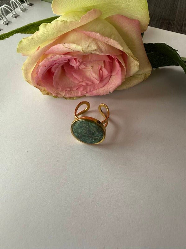 Ring runde goldfarben; Grüntöne