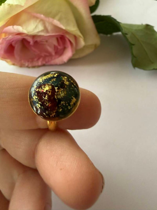 Ring rund goldfarben; bunt
