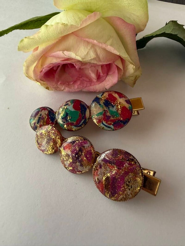 Haarschmuck: goldfarben; bunt