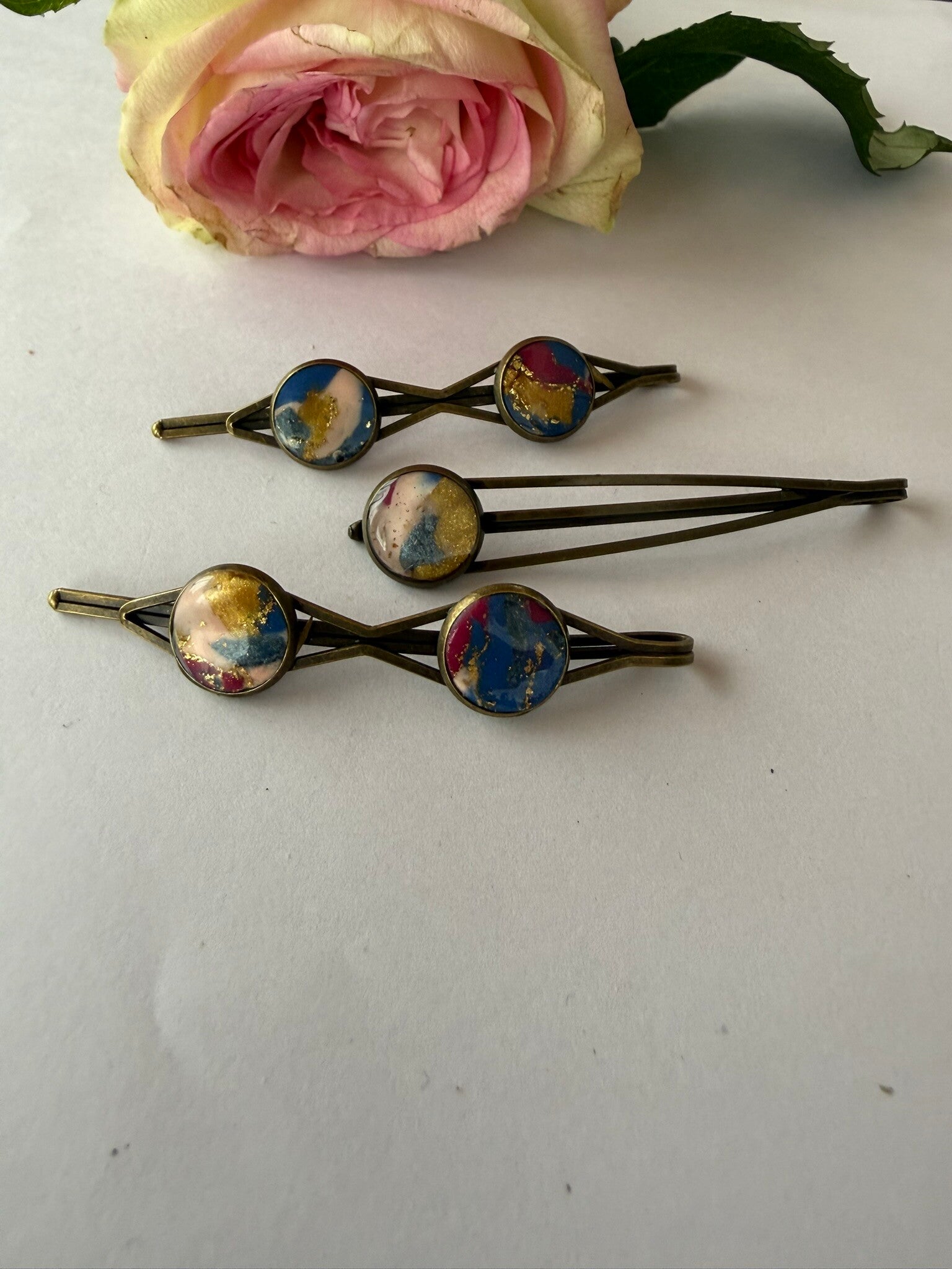 Haarschmuck: bronzefarben; bunt