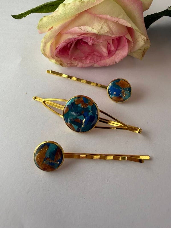 Haarschmuck: goldfarben; bunt