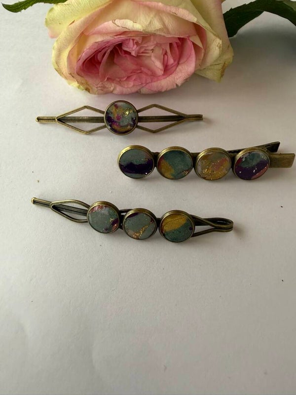 Haarschmuck: bronzefarben; bunt