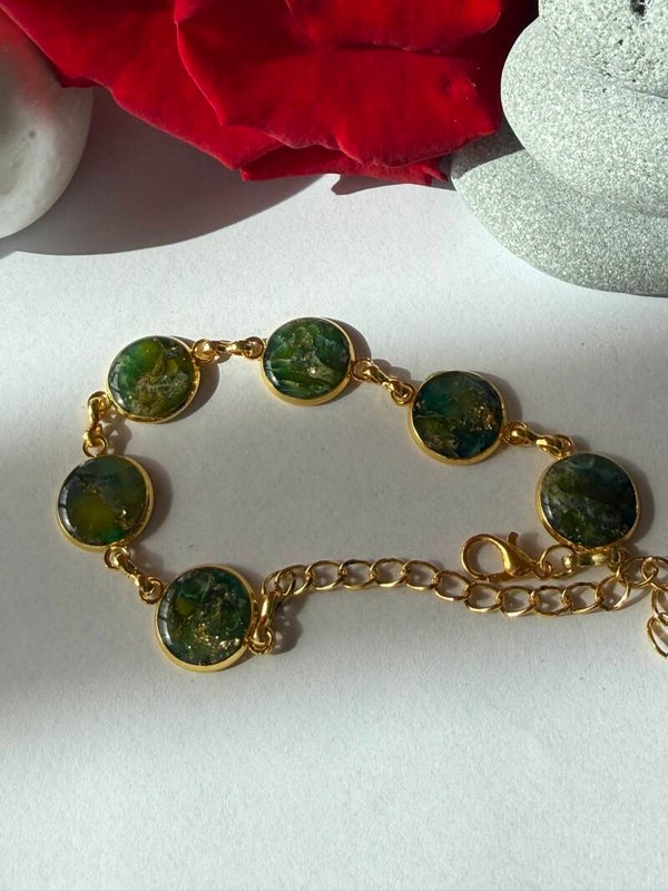 Armband; goldfarben; Grüntöne