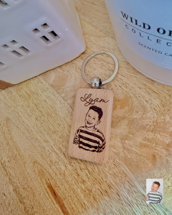 Porte-clés portrait gravé sur bois