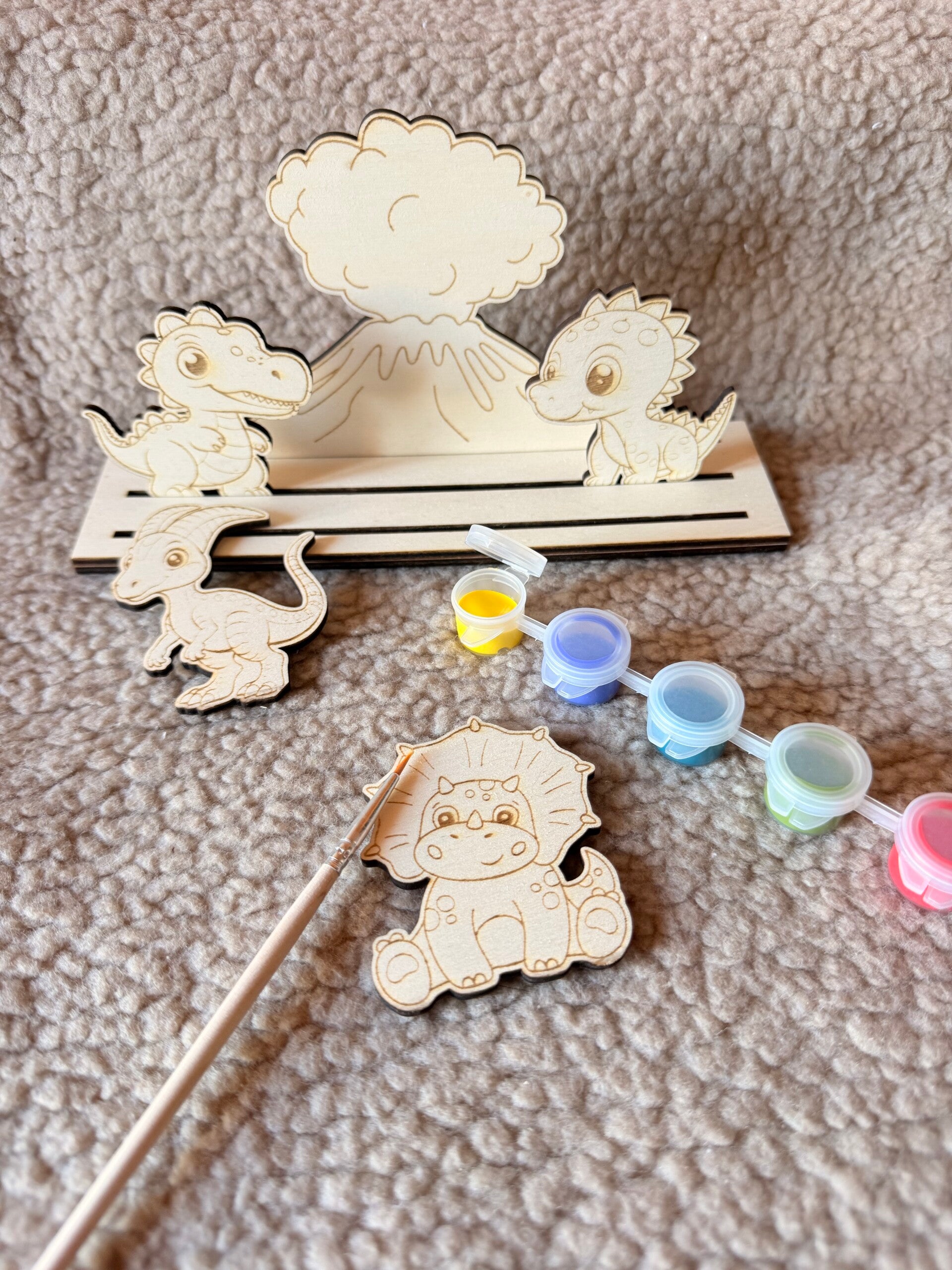 Décoration à peindre - dinosaures