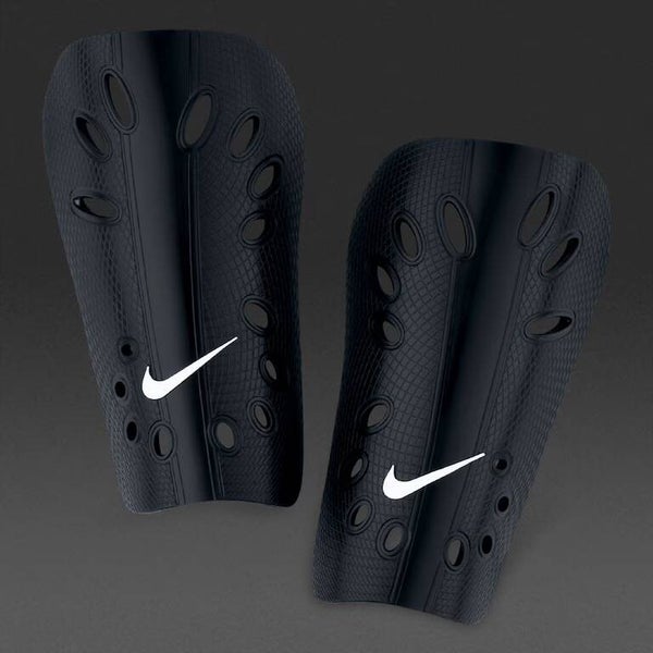 NIKE SHIN GUARDS