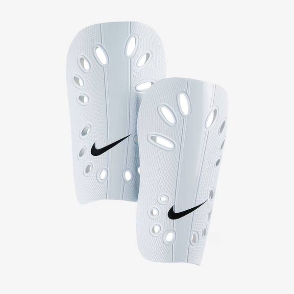 NIKE SHIN GUARDS