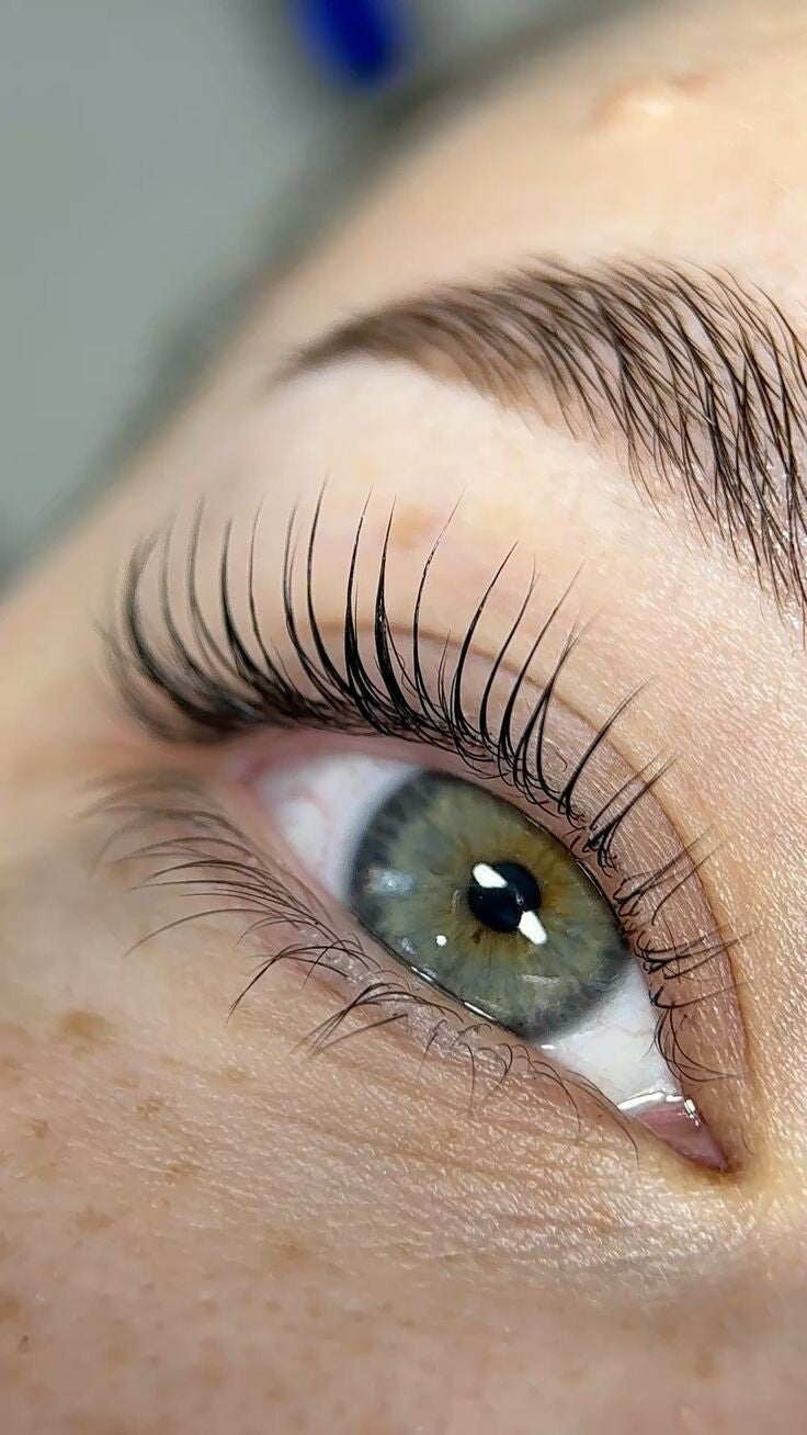 wimperlifting lashlift lashvolumelift wimpers wimpersalon Bavikhove Hulste Harelbeke Kuurne Kortrijk Heule Izegem Ingelmunster Wielsbeke Ooiegem  Deerlijk wimpestyliste