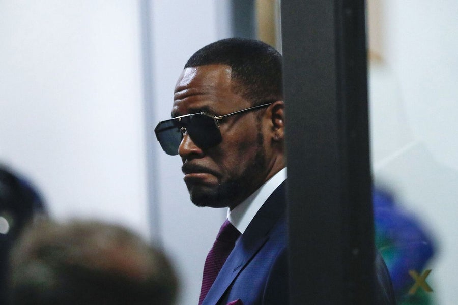 R. Kelly hospitalisé d'urgence : overdose, empoisonnement et théorie du complot — que s’est-il vraiment passé ?