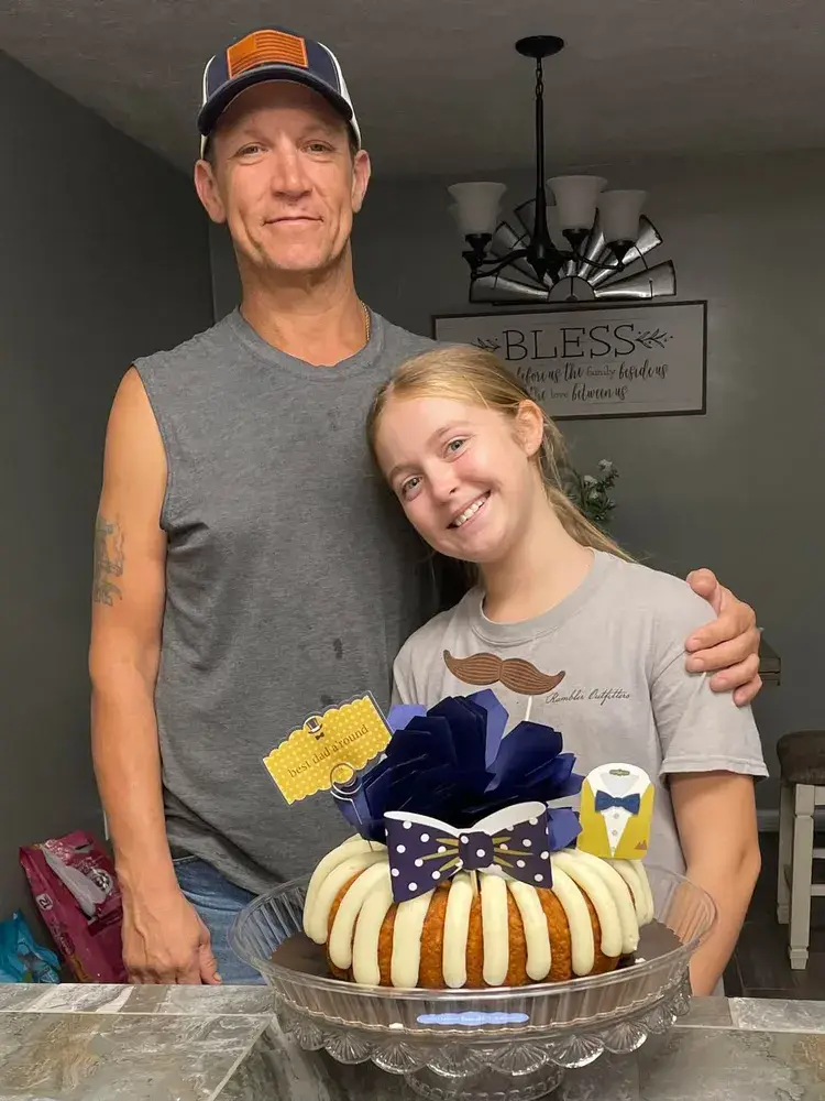 À 10 ans, Carson sauve son père paralysé après un accident de kayak