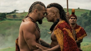 Jason Momoa redonne vie à l’histoire hawaïenne dans « Chief of War » sur Apple TV+