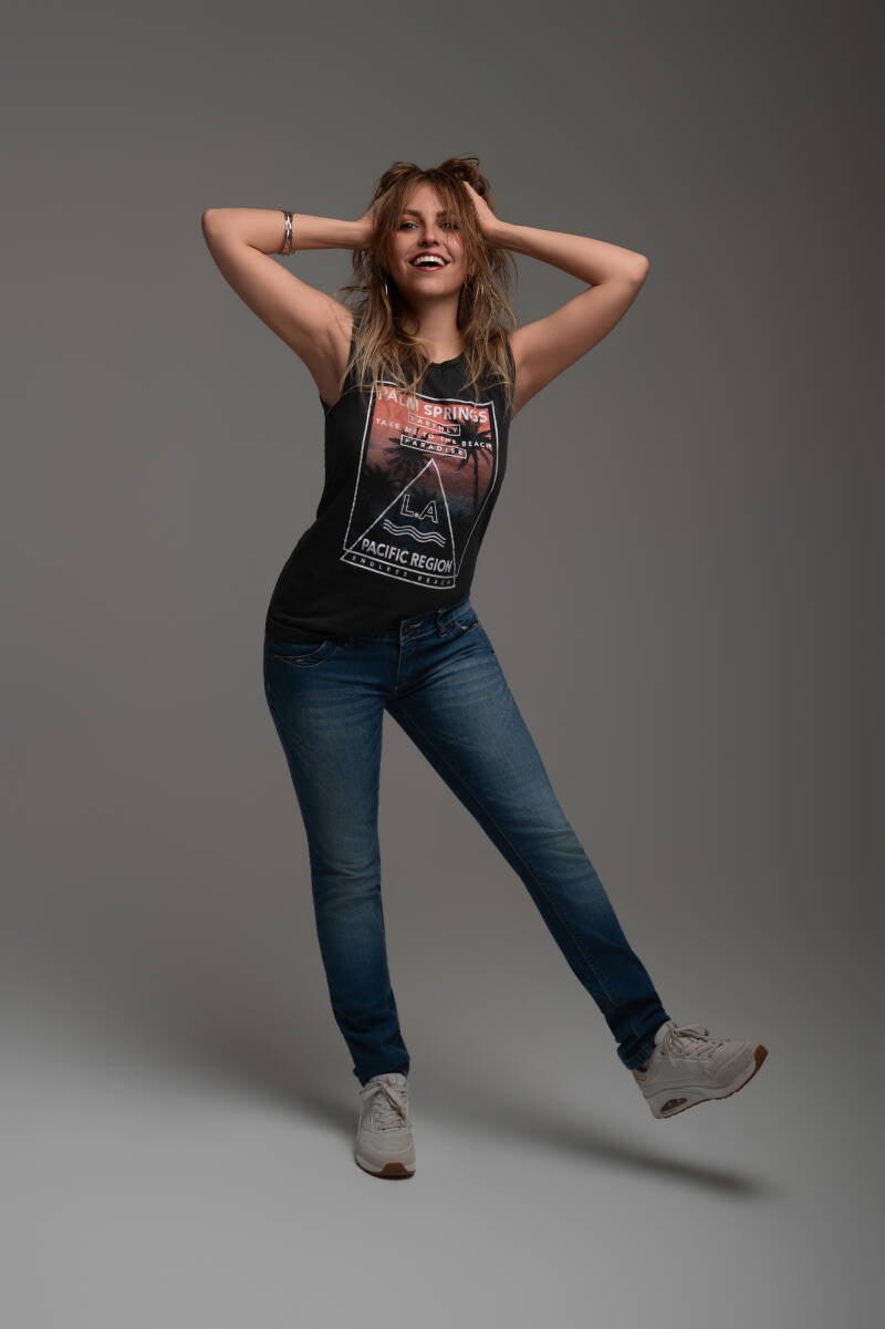 book-konstantina-13-6-26-9462-edit-standard.jpg