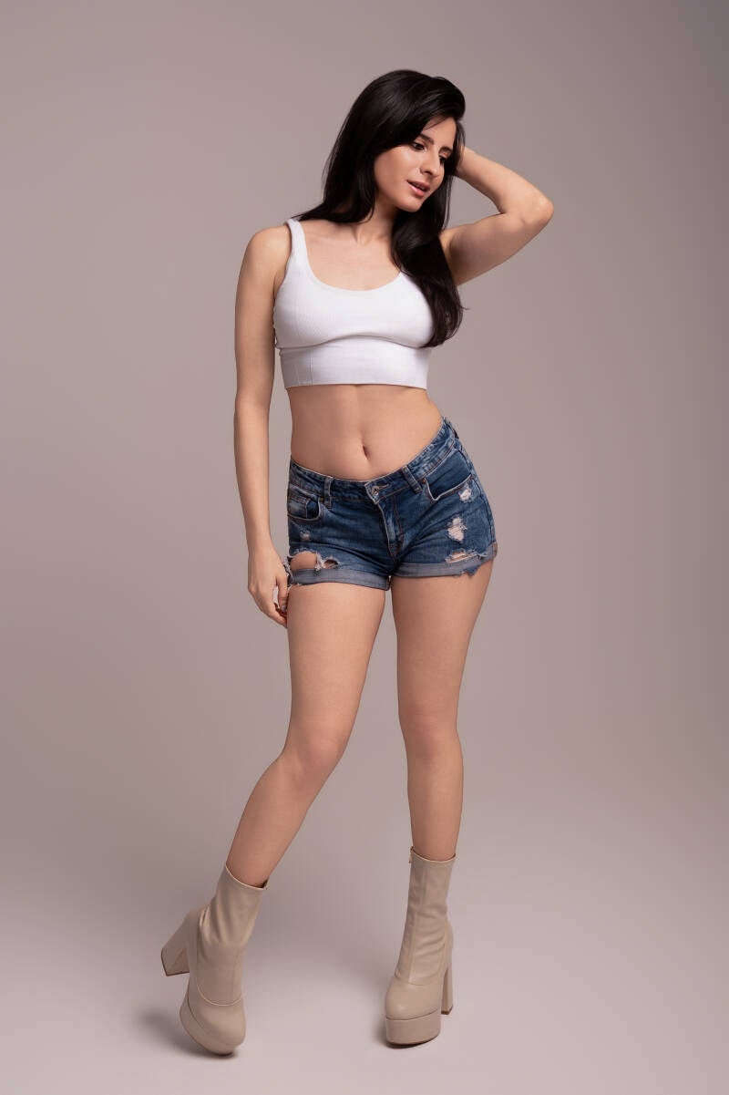 zina-ioanna-myk_-7412-edit-standard.jpg